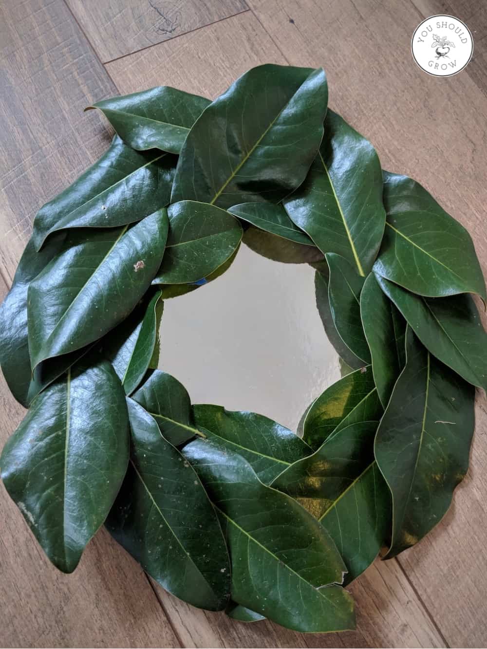 magnolia leaves made into wreath centerpiece idea