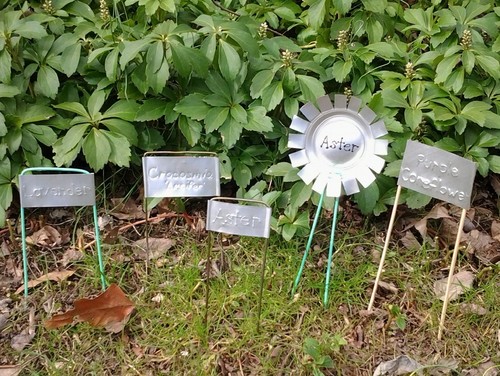 garden markers made from aluminum cans