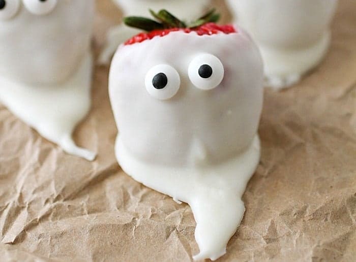 halloween fruit ideas: strawberry ghosts
