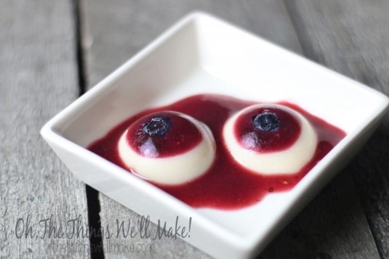 healthy halloween fruit gummy eyes