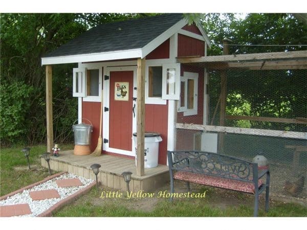 Chicken coop with attached run